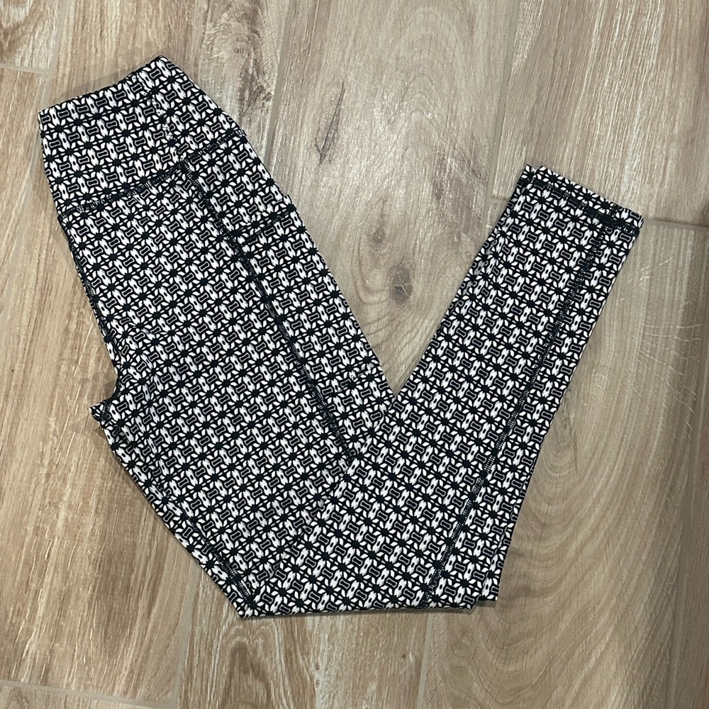 J, McLaughlin Women's black and White Leggings 
XS